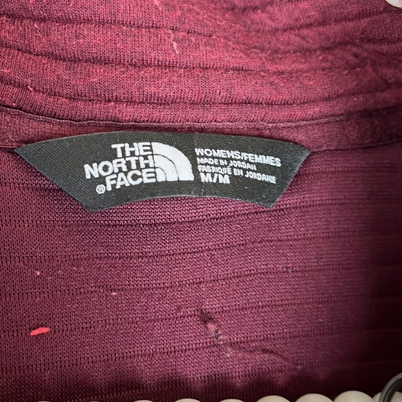 LThe North Face maroon soft jacket size Medium - Picture 5 of 9